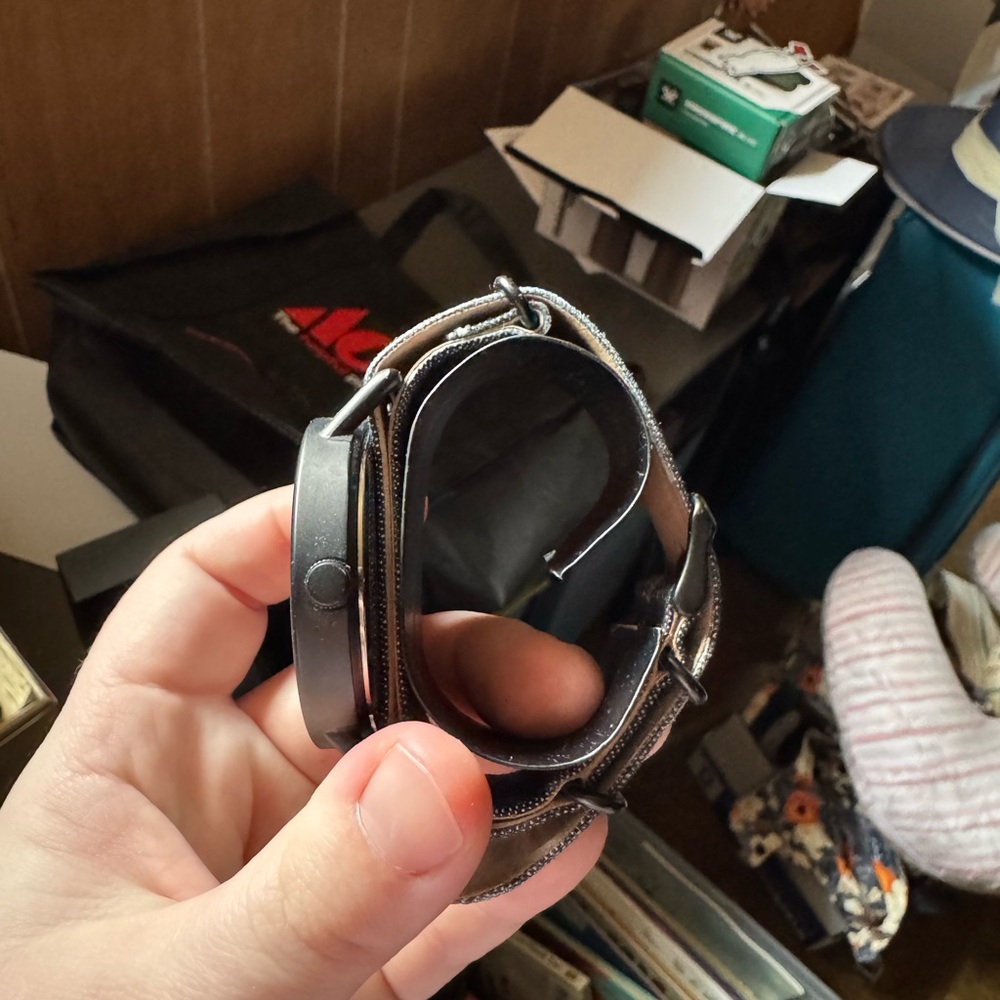 EXPRESS mens watch with extra band - Picture 7 of 13